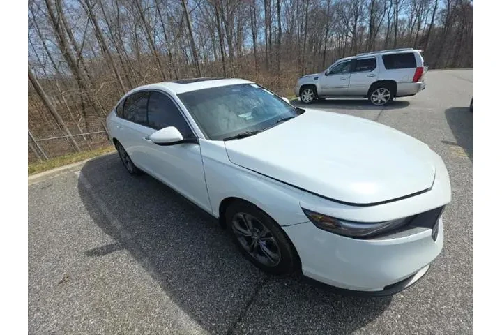 $23393 : Honda Accord 2023 EX 4dr Sed image 3