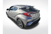 $19500 : Toyota C-HR 2018 XLE 4dr Cro thumbnail