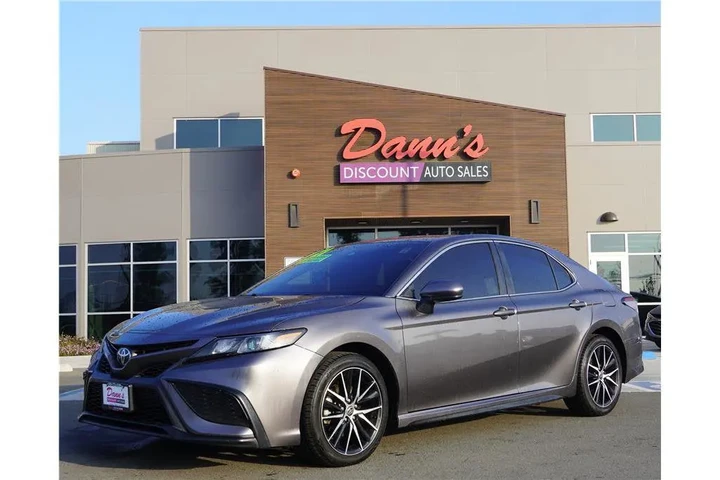 $26877 : 2025 Camry SE Sedan 4D image 1