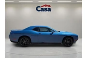 $22395 : Dodge Challenger 2022 SXT 2d thumbnail