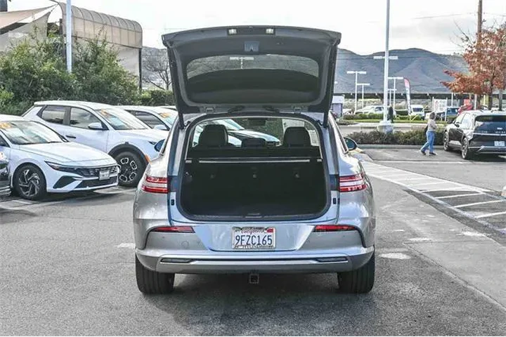 $34000 : Genesis Electrified GV70 202 image 9