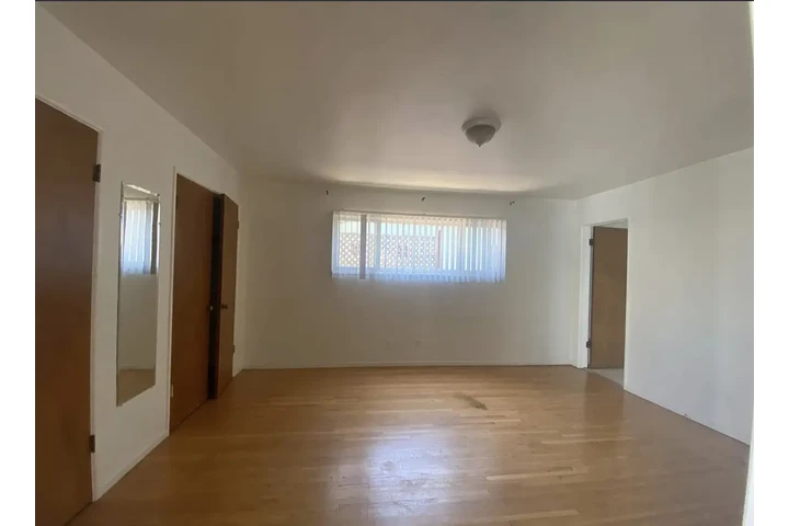 $1700 : 3 / 2 Estas casas Orange, CA image 3