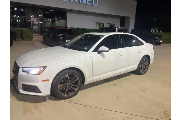 $18991 : Audi A4 2019 Titanium 40 TFS image 1