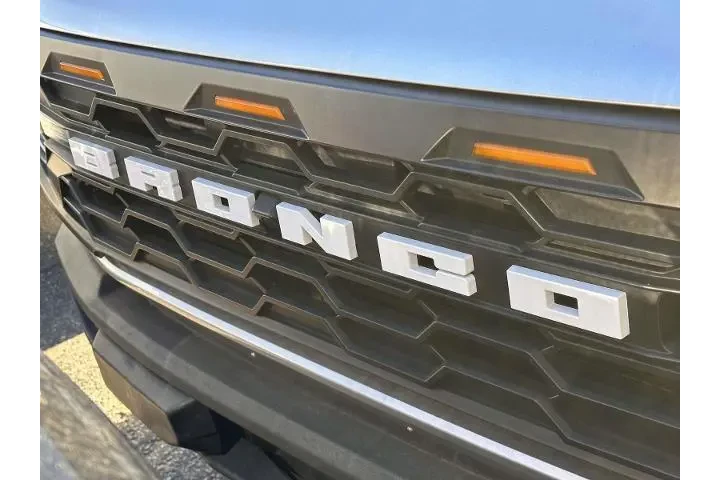 $39990 : Ford Bronco 2023 4x4 Base 4d image 5