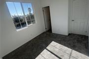 $700 : RENT 1 room North Fontana thumbnail