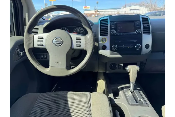 2017 NISSAN FRONTIER CREW CAB image 1