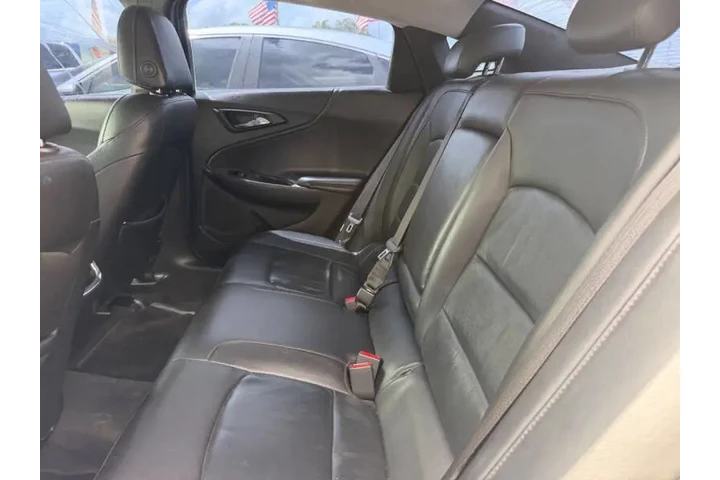 $5900 : 2017 Malibu LT image 8