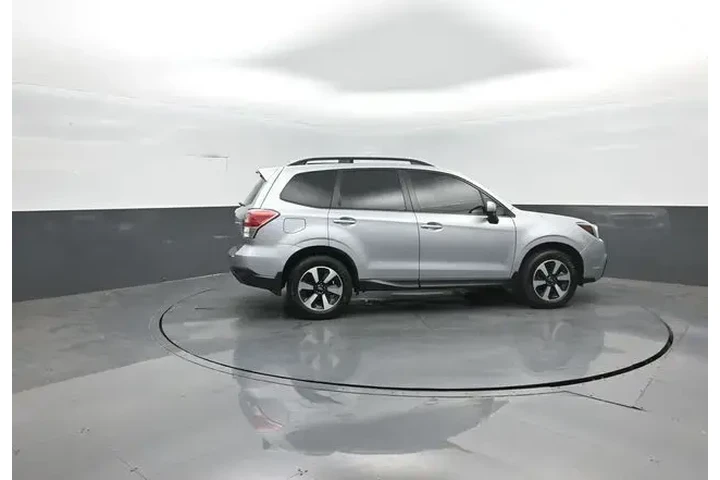 $18839 : Subaru Forester 2018 AWD 2.5 image 7