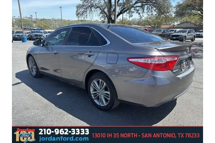$9797 : Toyota Camry 2016 SE 4dr Sed image 4