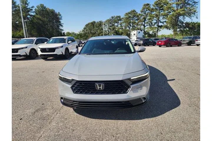 $27979 : Honda Accord Hybrid 2024 EX- image 9