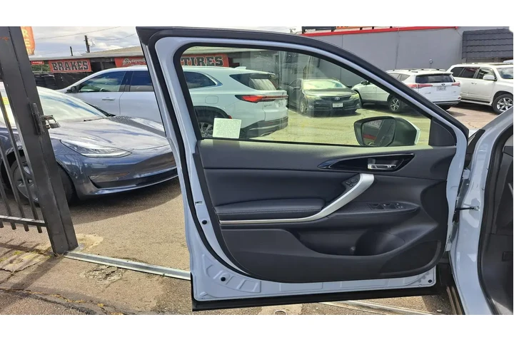 $28988 : Mitsubishi Eclipse Cross 202 image 4