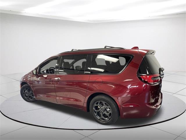 $28584 : Pre-Owned 2021 Pacifica Hybri image 3