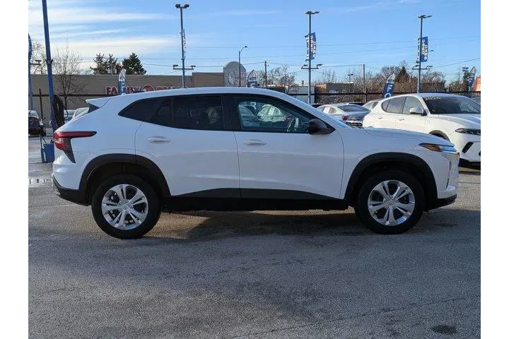 $19997 : Chevrolet Trax 2025 LS 4dr C image 2