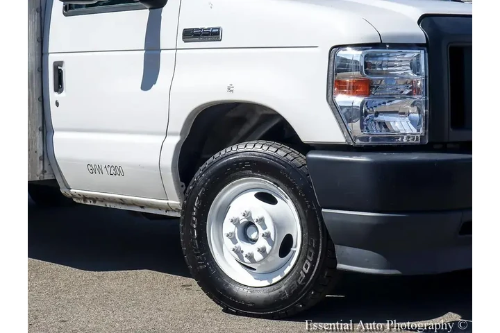 $21995 : Ford E-Series 2021 E-350 SD image 1