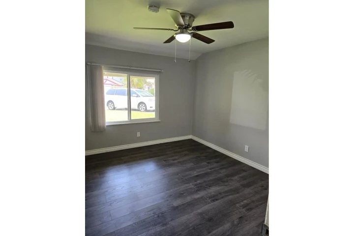 $2535 : 3Bed Home in W Pico Boulevard image 6