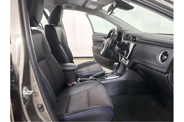 $15000 : Silver Certified2018 Corolla image 5