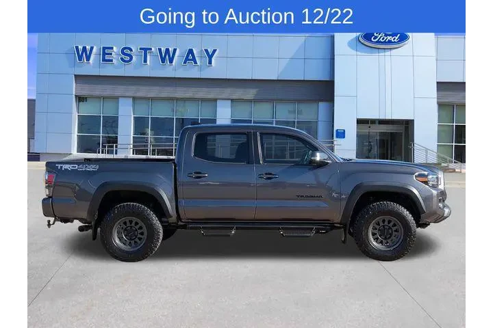 $27690 : Toyota Tacoma 2021 4x4 SR V6 image 3
