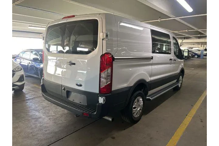 $29995 : Ford Transit 2024 250 3dr SW image 2