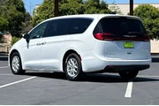 $22998 : Chrysler Pacifica 2023 Touri thumbnail