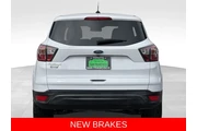 $9998 : 2017 Escape S thumbnail