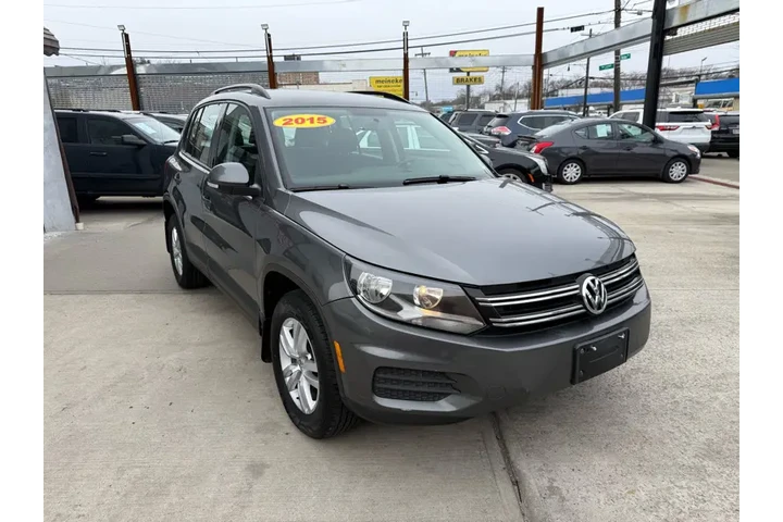 $7946 : 2015 Tiguan S 4Motion image 8