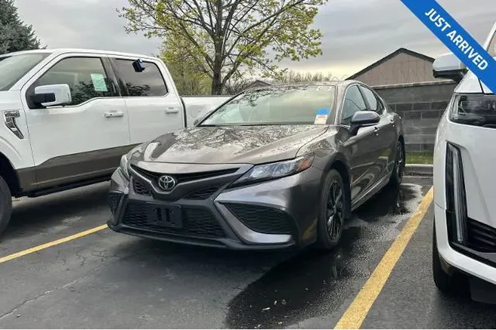$27995 : Toyota Camry 2024 SE 4dr Sed image 1