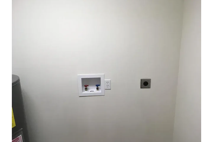 $1200 : Rent image 8