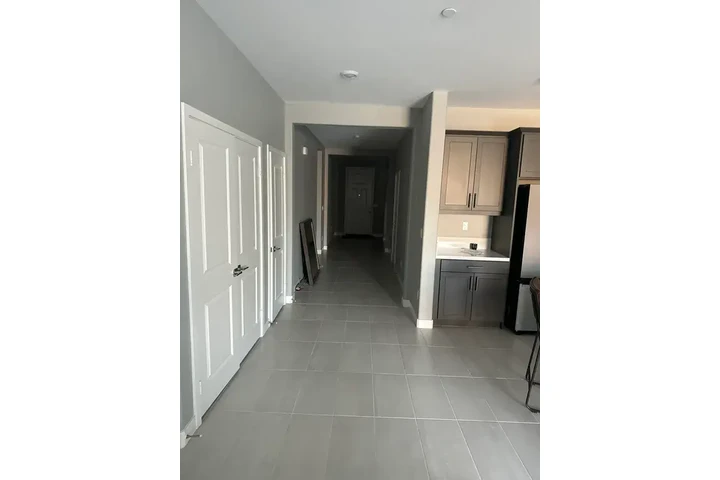 $1700 : Rialto- 4 Bedroom Available image 2