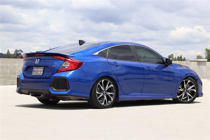 2019 Civic Si Sedan image 2