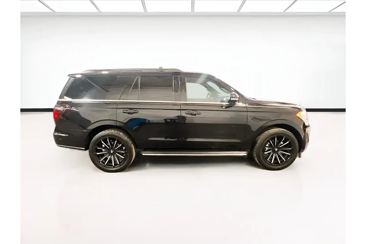 $35588 : Ford Expedition 2021 4x4 XLT image 3