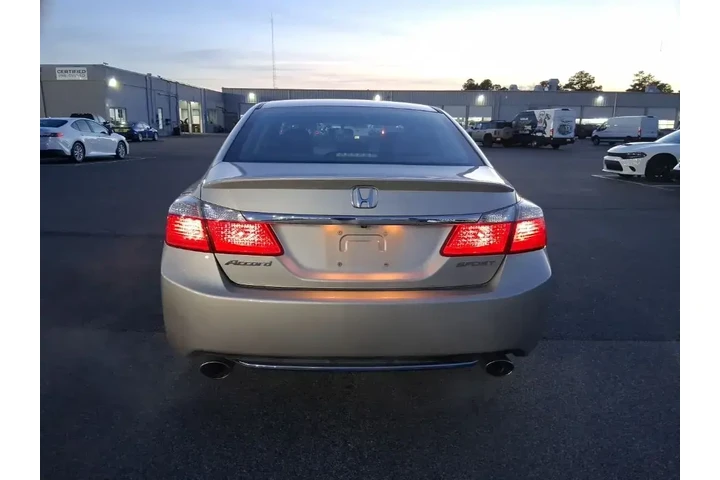 $15901 : Honda Accord 2015 Sport 4dr image 6