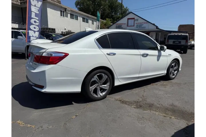 2014 Accord Plug-In image 7