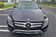 $13700 : Mercedes Benz glc 300 thumbnail