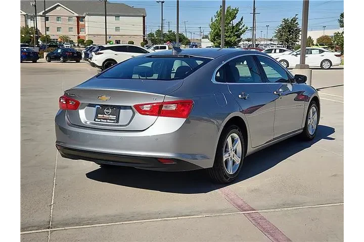 $23000 : Chevrolet Malibu 2024 LT 4dr image 5