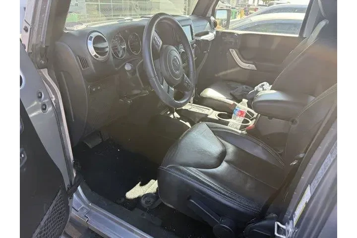 $25898 : Jeep Wrangler Unlimited 2017 image 9