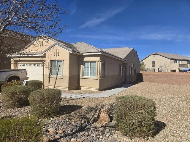 $1400 : Available In North Las Vegas image 1