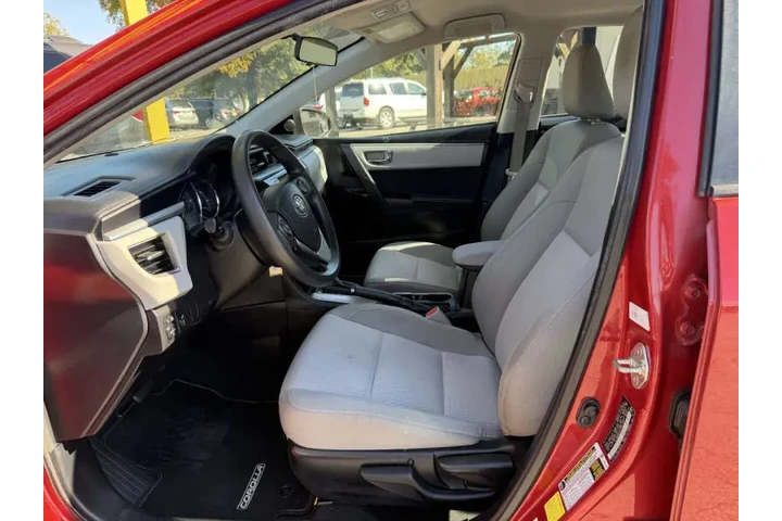 2015 Corolla LE image 10