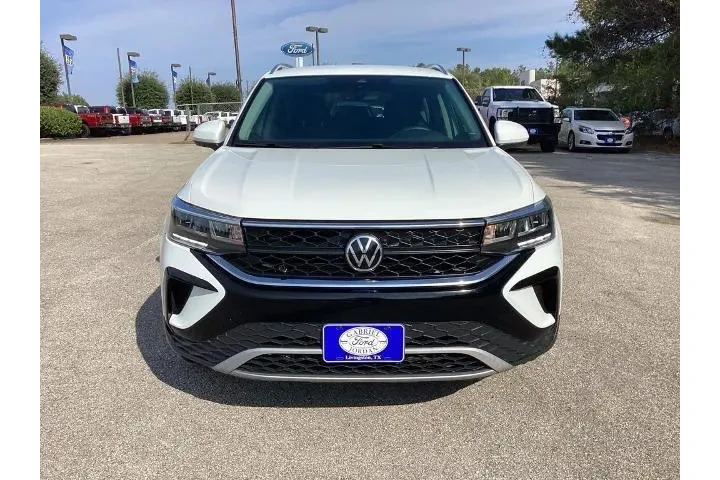 Volkswagen Taos 2022 SE 4dr image 2