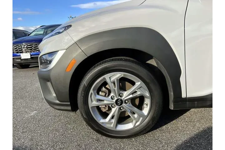 $22239 : Hyundai KONA 2023 AWD SEL 4d image 4