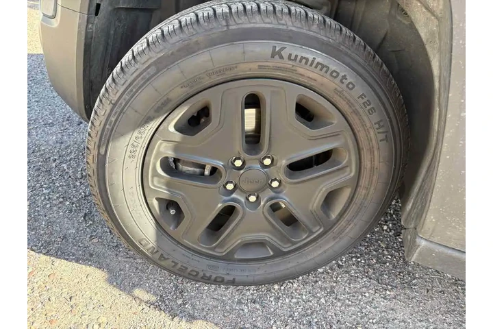 $12995 : 2017 Renegade Deserthawk image 10