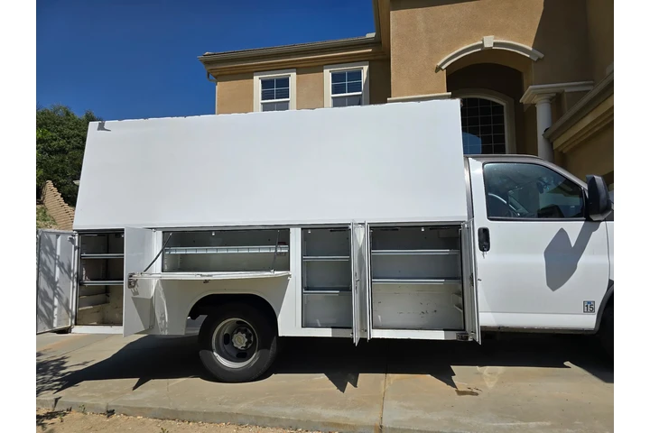 $26520 : 2017 Chevrolet Express Cutaway image 1