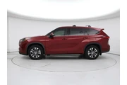 $31998 : Toyota Highlander 2021 XLE 4 thumbnail