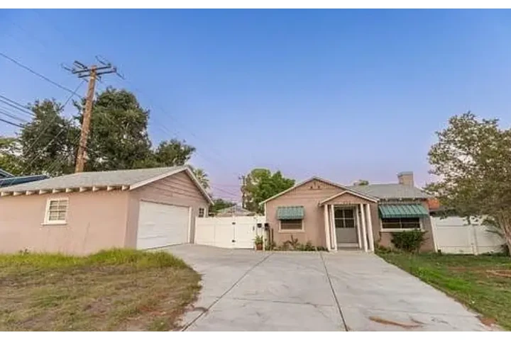 $1900 : with utilities 🏝 Monrovia 🏝 image 1