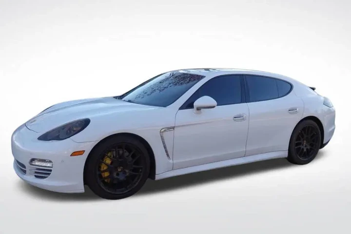 $22985 : 2013 Panamera Sedan image 4