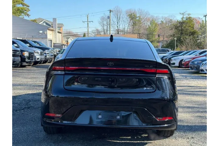 $23990 : 2023 Prius image 6