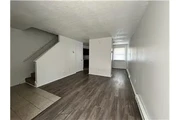 $550 : Rental property with 2 bedro thumbnail