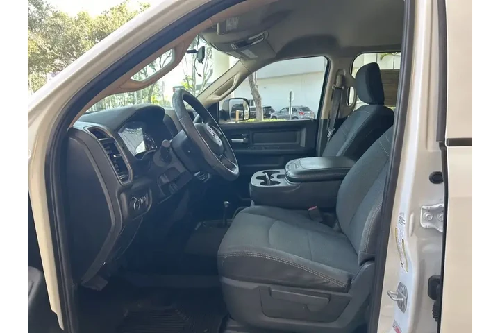 $29736 : Ram 2500 2019 4x4 Tradesman image 5