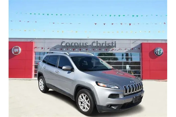 2015 Cherokee Latitude image 2