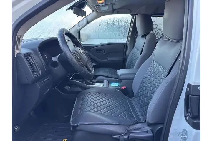 $25107 : Nissan Frontier 2022 4x4 S 4 image 6