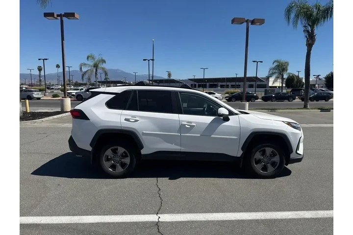 $31357 : Toyota RAV4 2024 XLE 4dr SUV image 9